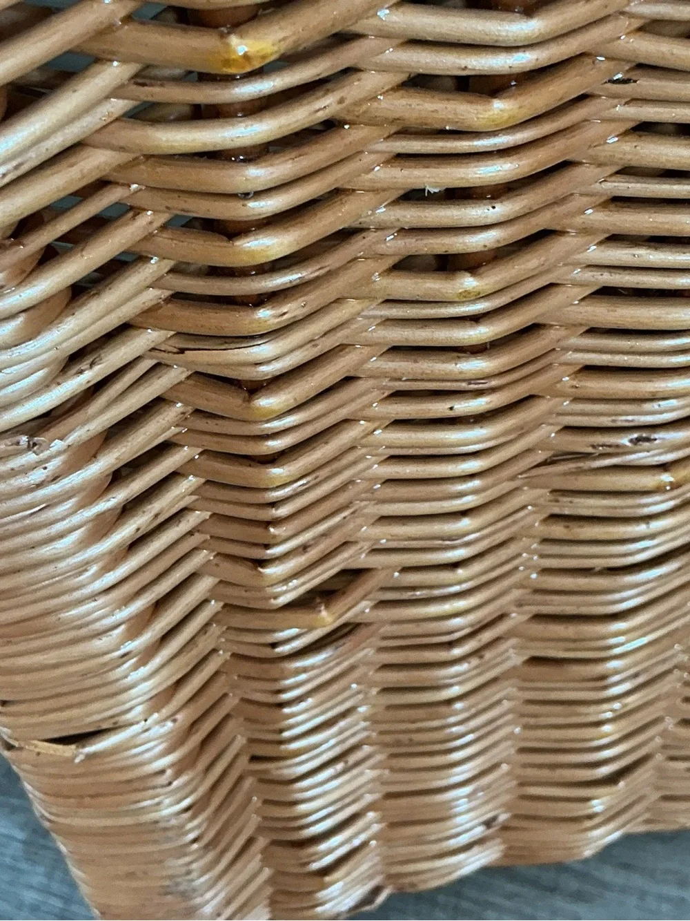 Vintage Wicker Magazine Rack Divided Storage Basket Boho Rattan Vinyl Holder 16”